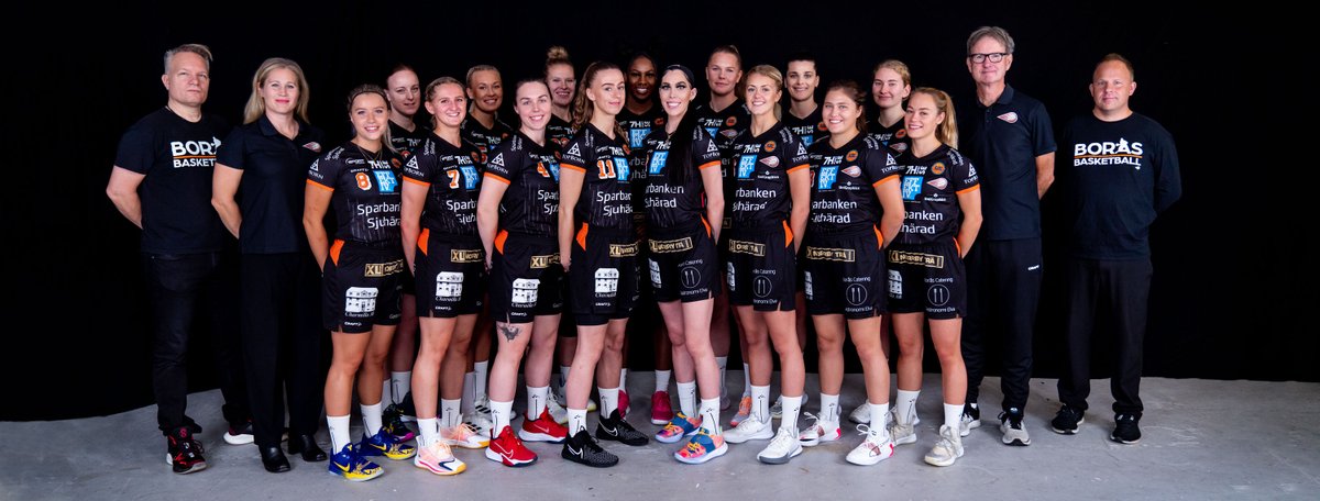 Gameday, och en väldigt speciell sådan. Våra Damer spelar premiärmatch i SBL Dam och kan fortsätta den resa som tidigare generationer basketdamer i Borås varit med på.🧡🖤 instagram.com/p/CUPK7yPqk4D/
#boråsbasket #boråsbasketdam #sbl #sbldam #basket #basketse #borås #jämställdidrott