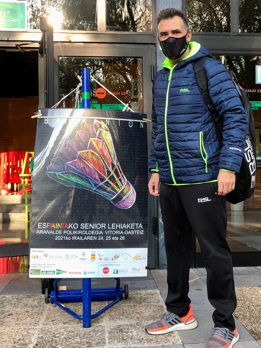 CBSalduba's tweet photo. @alrangil preparado para el Cto de España Senior en Vitoria 

@Bad_Aragon @BadmintonESP https://t.co/OStF2QTvuh