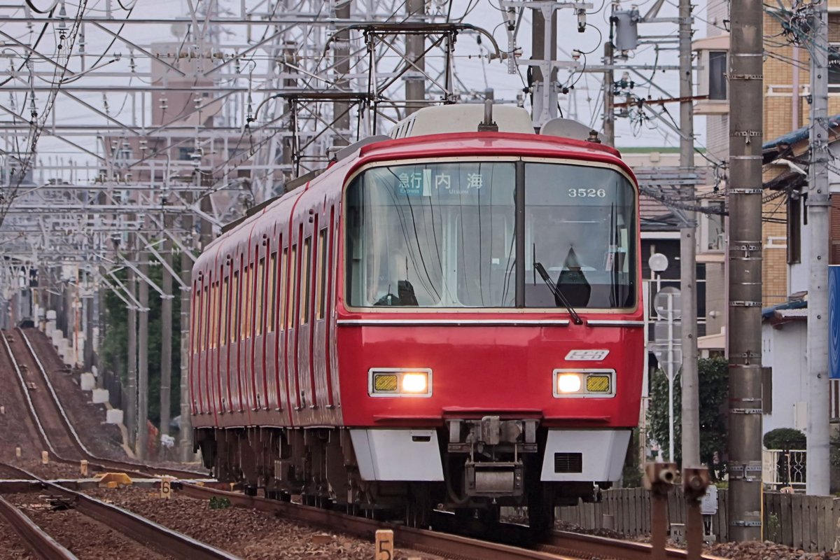 waku0913's tweet photo. 名鉄電車です🚋♪
犬山線の下小田井~中小田井間で
撮り鉄に化けてきました~🤗
9月25日14時19分~56分の撮影。
#電車 #名鉄 #3526F #1111F #3303F #2207F #キリトリセカイ #ファインダー越の私の世界 #写真好きな人と繫がりたい #写真を撮るのが好きな人と繋がりたい https://t.co/texNa4mLwc