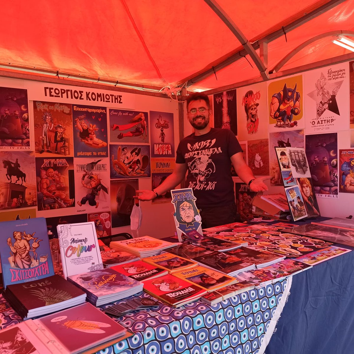 Komiotis's tweet photo. Δεύτερη μέρα του @chaniartoon  ξεκινάει. Περάστε από πλατεία Κατεχάκη, στο λιμάνι, στα Χανιά, στην Κρήτη να πείτε ένα γεια σε εμένα και στον @stivaktis και να απολαύσετε λαϊκά αγόρια και μερακλίδικο κοκορέτσι. https://t.co/n9m7WeQd3o