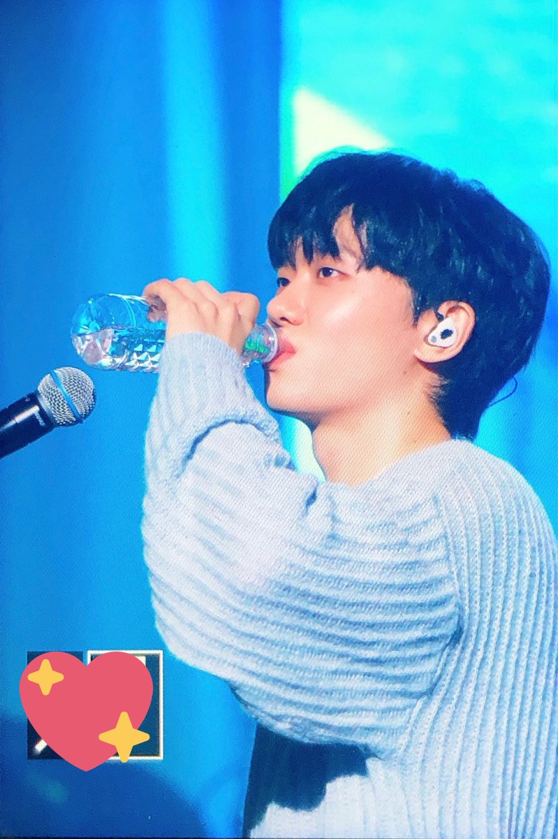 현상에게 tweet media