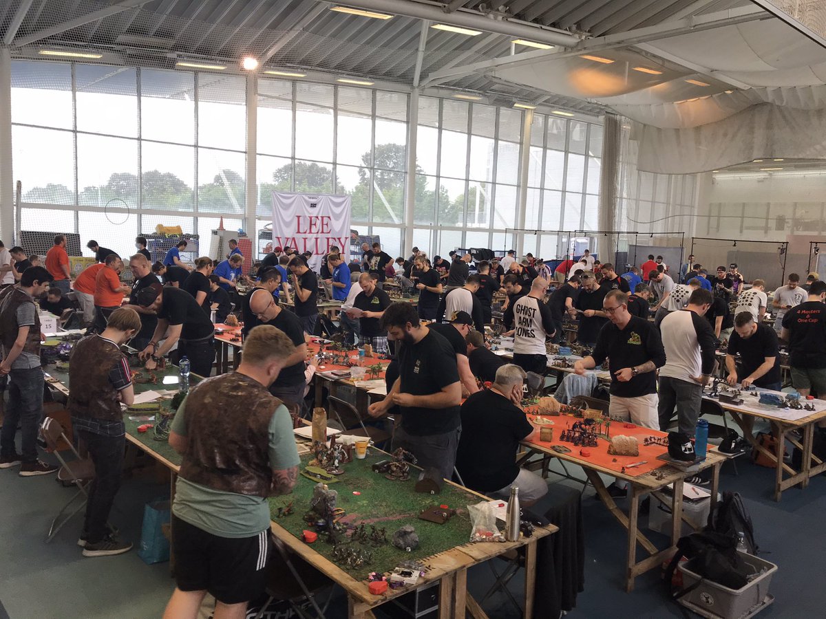 LondonAOSGT's tweet photo. Everyone having fun rows 16-5. Row looking hot on stream. Everyone looking miserable tables 2-4 down in Try Hard Corner. https://t.co/URTLF2JfhX