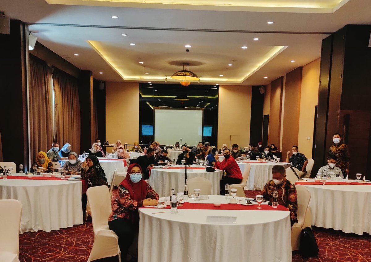 <a href="/KemnakerRI/">Kementerian Ketenagakerjaan RI</a> menggelar Dialog Implementasi dan Evaluasi Peraturan Perusahaan – Perjanjian Kerja Bersama (PP-PKB) Pascapenetapan Undang-Undang Nomor 11 Tahun 2020 tentang Cipta Kerja Klaster Ketenagakerjaan dan Peraturan Turunannya di Bandung, Jawa Barat.