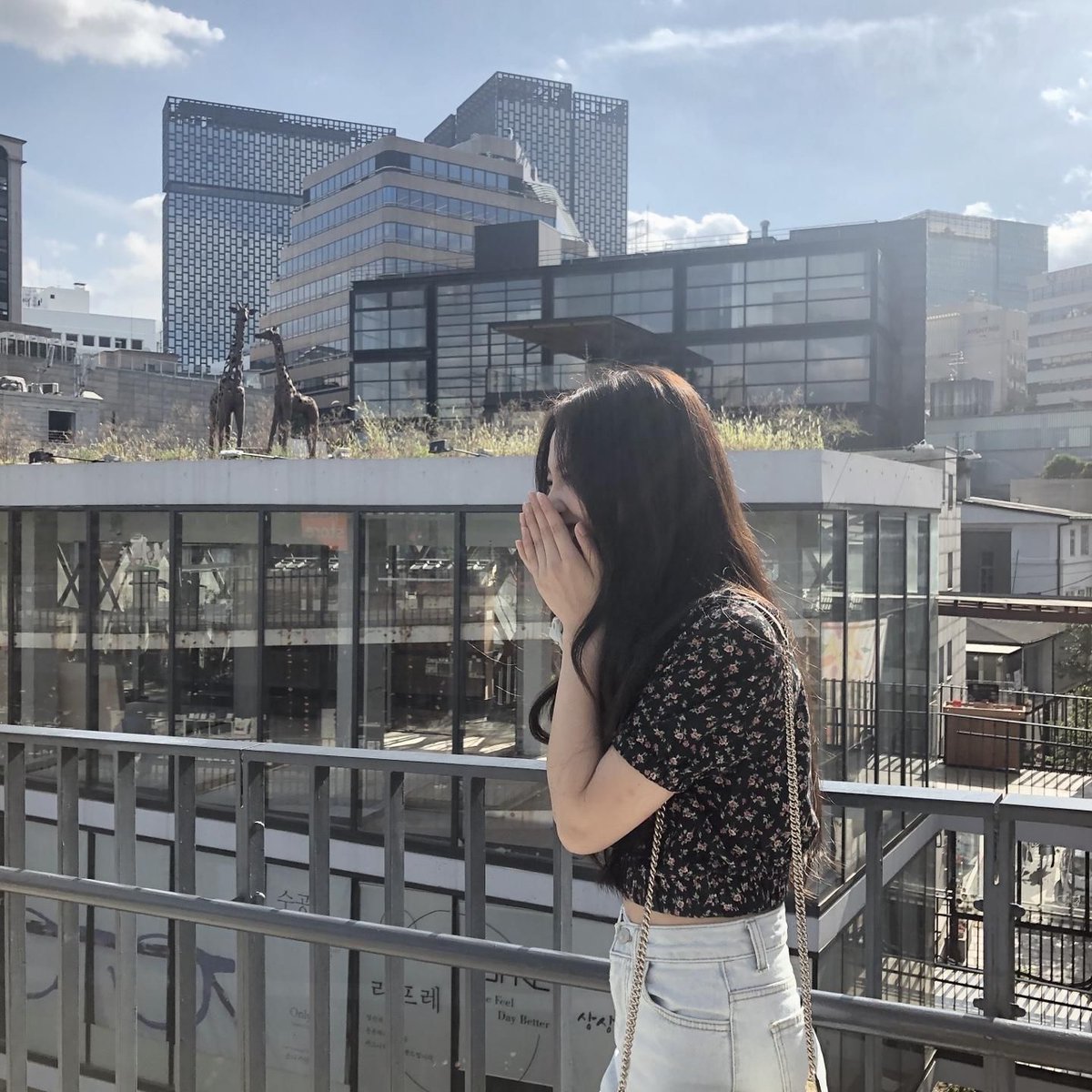 HeoJiwon_TH's tweet photo. 🍒 210925 | JIWON Weverse Update

จีวอนโพสต์วีเวิร์สค่ะ

"เข้าร่วมวีเวิร์สเรียบร้อย✌️😎 ได้อ่านจดหมายจากลูลเล็ตของพวกเราทีละอัน ทีละอัน รู้สึกขอบคุณและประทับใจมากเลยค่ะ 😢❤️💖"

#CherryBullet #체리블렛 @cherrybullet
#지원 #허지원 #JIWON #จีวอน https://t.co/p4Fyi0FaQC