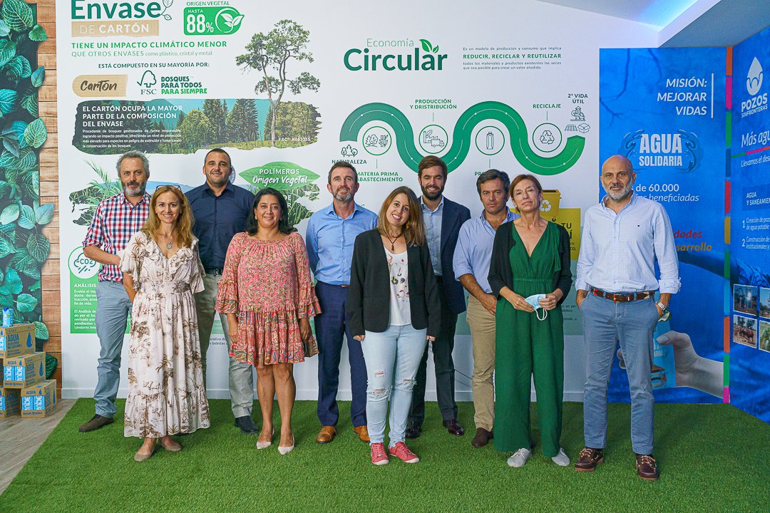 CifalMalaga's tweet photo. Estos días estamos celebramos el aniversario de los #ODS por todo lo alto. Ayer nuestra compañera 
@Mgoyenecheg representó a CIFAL Málaga en el evento #FSCFriday, en el que actuó como anfitrión @OnlyWater_es poniendo a su disposición de todos los participantes el Aula del Agua https://t.co/2xzqP1n4k4