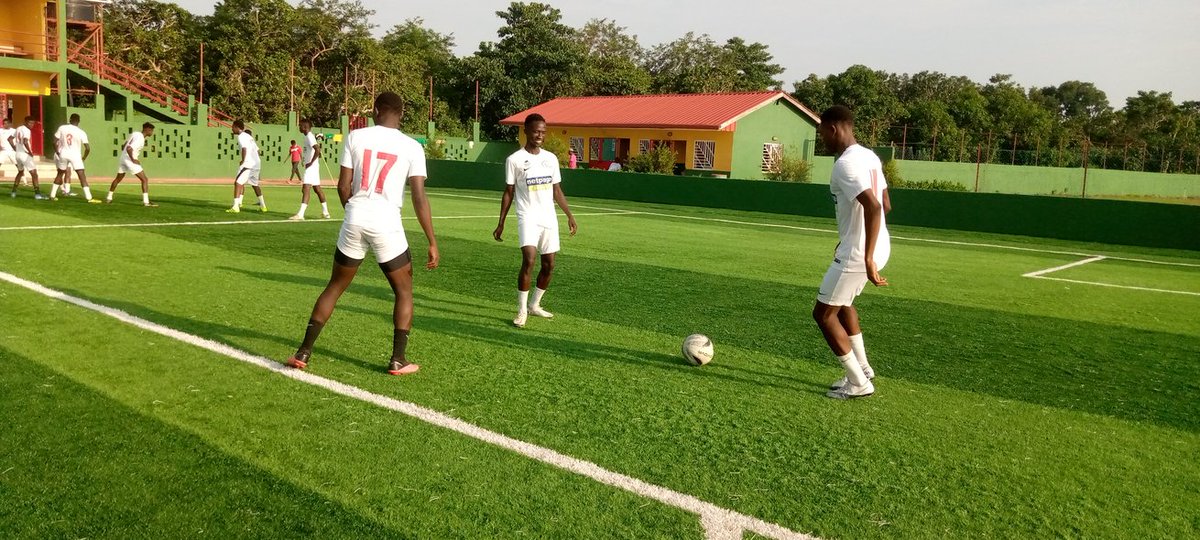 RealDeBanjulFC's tweet photo. Just lads 'Live Your Dream Sports Academy'. ⚪🤩✌

#RDB #LYDSA #Real4Life #Real4Real #TheWhites #RealDeBanjul #CityBoys https://t.co/nJQOMtfvbc