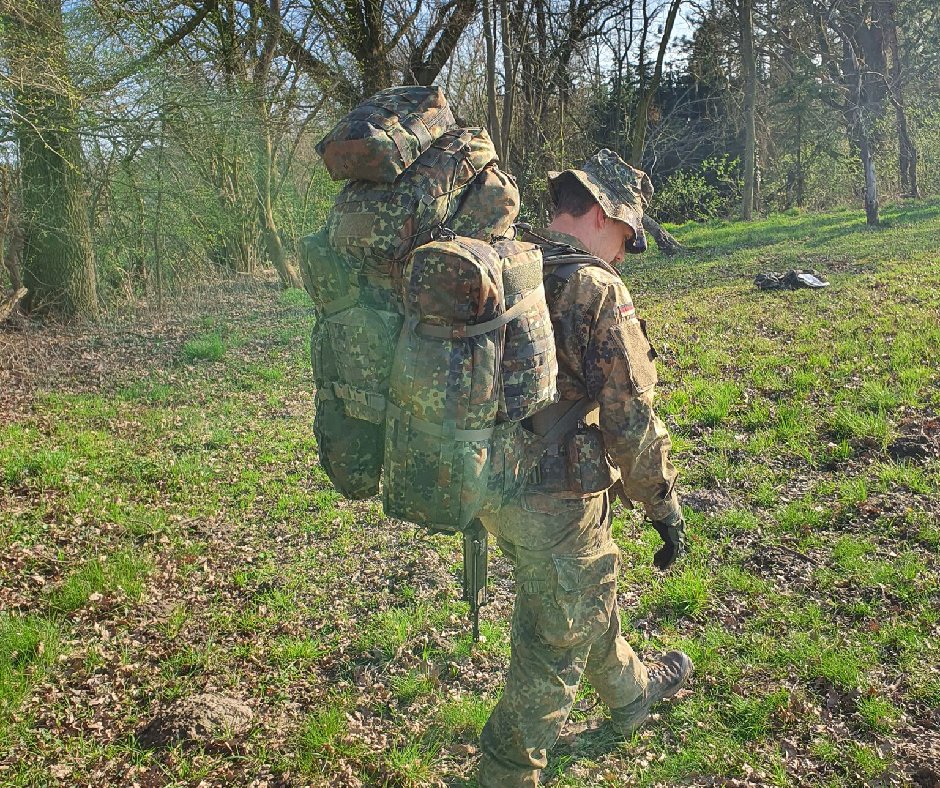 ZentauroN's tweet photo. 👉Der Zentauron "Sentinel" ist ein Außengestellrucksack inklusive E&amp;E Pack. 
Made in Germany
https://t.co/Bidf0qFJtk
#militarybackpack #zentauron  #tactical #bundeswehr #specialforces #army #military #commando  #armedforces #tacticalgear  #germany #RuggedLikeYou #soldat #soldier https://t.co/D6OfBrpQmu
