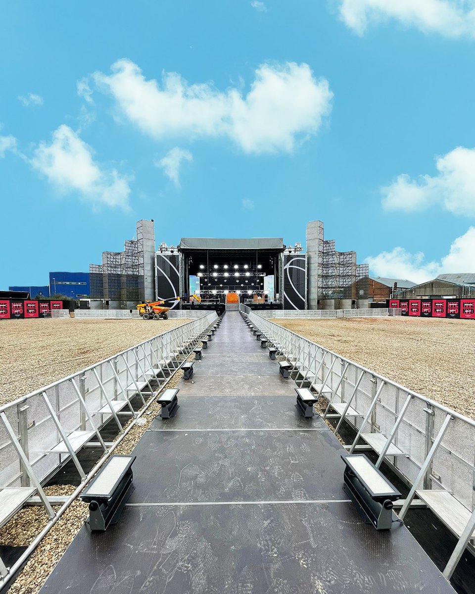 DefectedRecords's tweet photo. The scene is set... π€©
#DefectedLondon https://t.co/kya5cpJreQ
