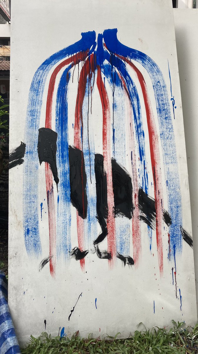 Art4democracyT's tweet photo. ผลงานจาก พี่ฮ่องเต้ @ArtofHongtae วันนี้ที่นิทรรศการศิลปะนานาพันธุ์ สวนครูองุ่น ทองหล่อซอย 3 #ศิลปะนานาพันธุ์ #ปีศาจแห่งกาลเวลา #6ตุลาเราไม่ลืม https://t.co/VWcMfWHJi7