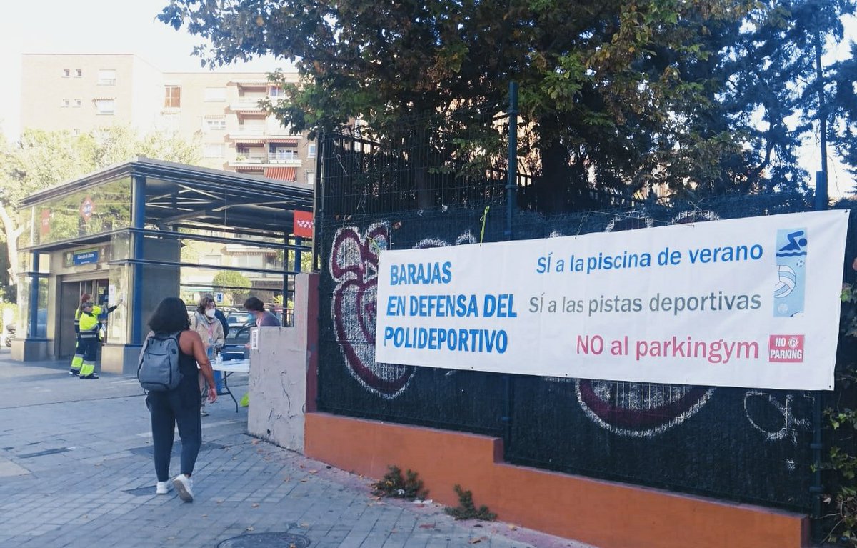 Celebramos #FelizDiaDeporte en Alameda de Osuna defendiendo el Polideportivo que #Barajas necesita:

¡Vecinos y vecinas acudid a firmar! 

✅ Sí a la piscina de verano

✅ Sí al pabellón multiusos

✅ Sí a la pista de patinaje

❌ No al #Parkingym

¡Lo vamos a conseguir! 💪☀🧡