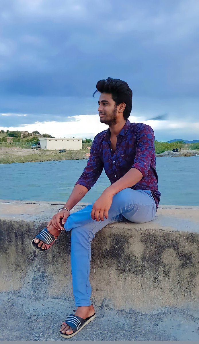 Kishore_PRABHAS ™ᴿᵃᵈʰᵉˢʰʸᵃᵐ💞 tweet media