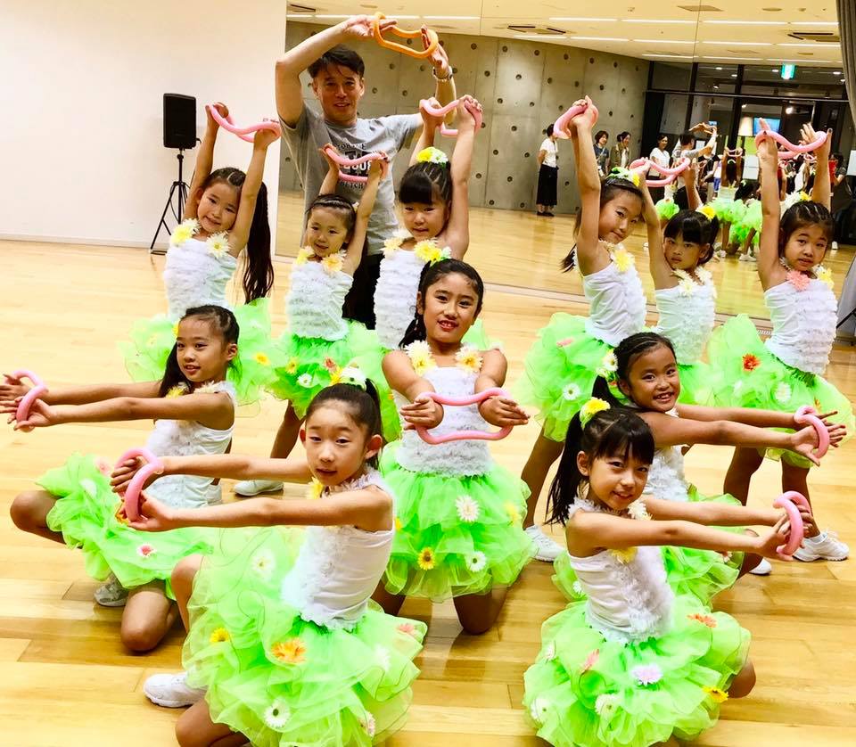 waveringmaki's tweet photo. 子供たちから高齢者まで体のメンテに使えます‼

#免疫力アップ
#コロナに負けない
#世界ウェーブストレッチリングの日 
#zenringday 
#zenring
#ウェーブストレッチリング 
#筋膜リリース https://t.co/mv3rEXxjMn