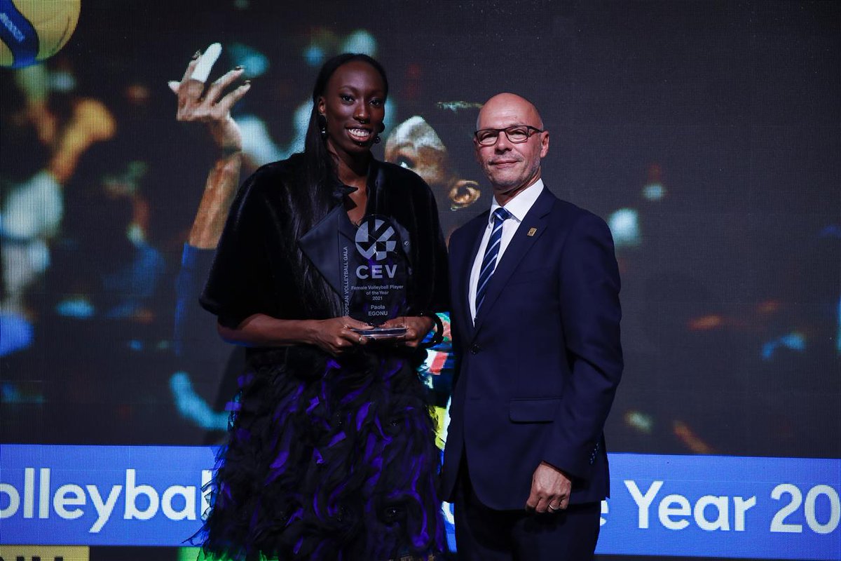 🏐🏆🔥 PAOLA #EGONU GIOCATRICE DELL'ANNO 2021!
🎖️ Premiata ai #CEV #Volleyball Gala 2021 di #Ljubliana l'opposto della #Nazionale e dell' <a href="/ImocoVolley/">Prosecco Doc Imoco Volley</a> #Conegliano !
Congratulazioni Paola ! 🔝😍🎉

📸 <a href="/CEVolleyball/">European Volleyball</a> 
#iLoveVolley #PlayerOfTheYear #Volley #Pallavolo