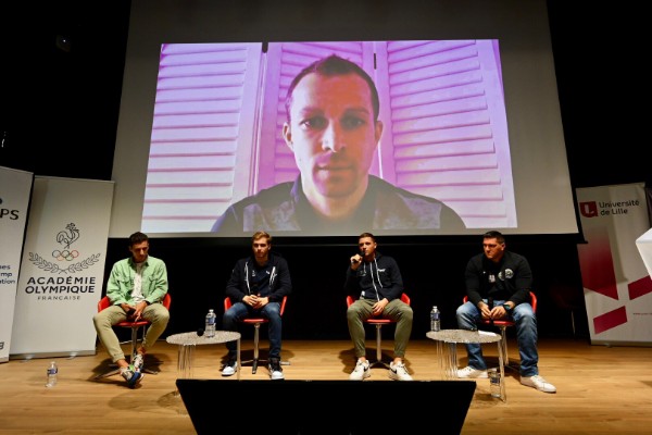 univ_lille's tweet image. La Session Olympique Universitaire favorise les échanges avec des sportifs de haut niveau, lors des ateliers ! Des partages d&apos;expérience, témoignages... #SOU2021 #ULille