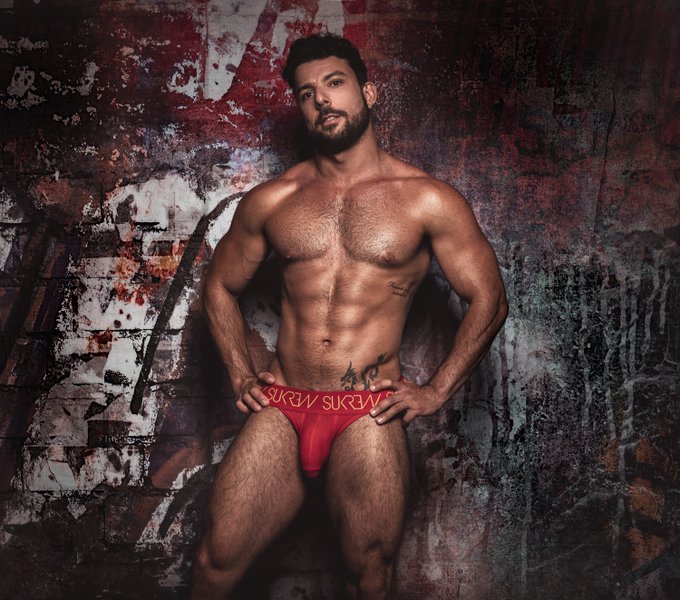 1 pic. Bulgtastic Zeid Kattan by @PaulJamnicky See more at https://t.co/GiK6hulLCm ??? 
.
. 
@hotfitmenonly