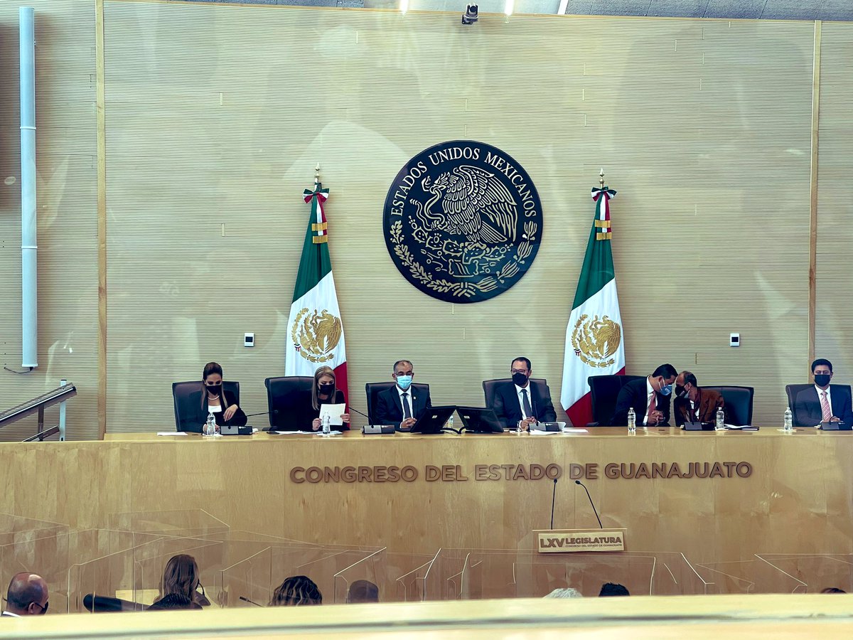 Instalación de la LXV Legislatura del <a href="/CongresoGto/">Congreso del Estado de Guanajuato</a> 
Los Poderes del Estado reunidos <a href="/diegosinhue/">Diego Sinhue Rodríguez Vallejo</a> Gobernador #Guanajuato @gobiernogto 
Hector Tinajero Presidente del <a href="/PoderJudicialGT/">Poder Judicial GTO</a> 

Felicitaciones a las y los diputados.  
<a href="/AccionNacional/">Acción Nacional</a> <a href="/DiputadosPANGto/">Grupo Parlamentario del PAN</a>