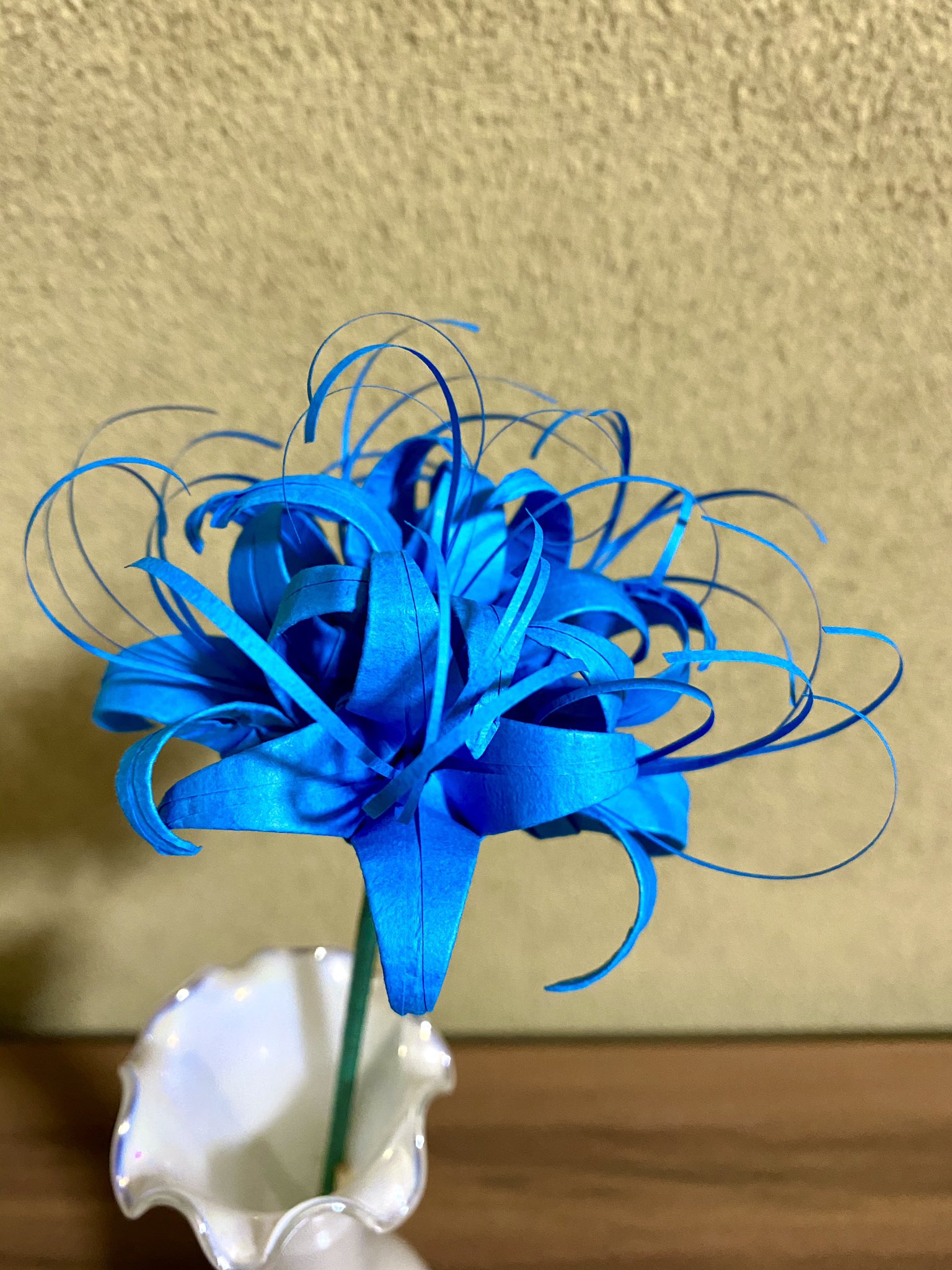 Lain 折り紙で作った青い彼岸花置いとく 青い彼岸花 鬼滅の刃 T Co C3ri4acboh Twitter