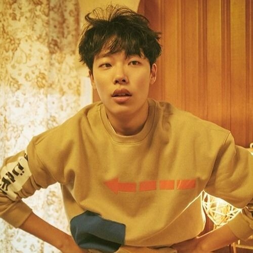 imyour_smil's tweet photo. Happy Birthday abang tamvan 🥳🎂💙 maaciw loh dah cb drama setelah 5 tahun, kirain dah nyaman difilm aja hihihi 🥰🥰
#HappyRyusDay
#RyuJunyeol
#류준열 https://t.co/mAQHspYLAf