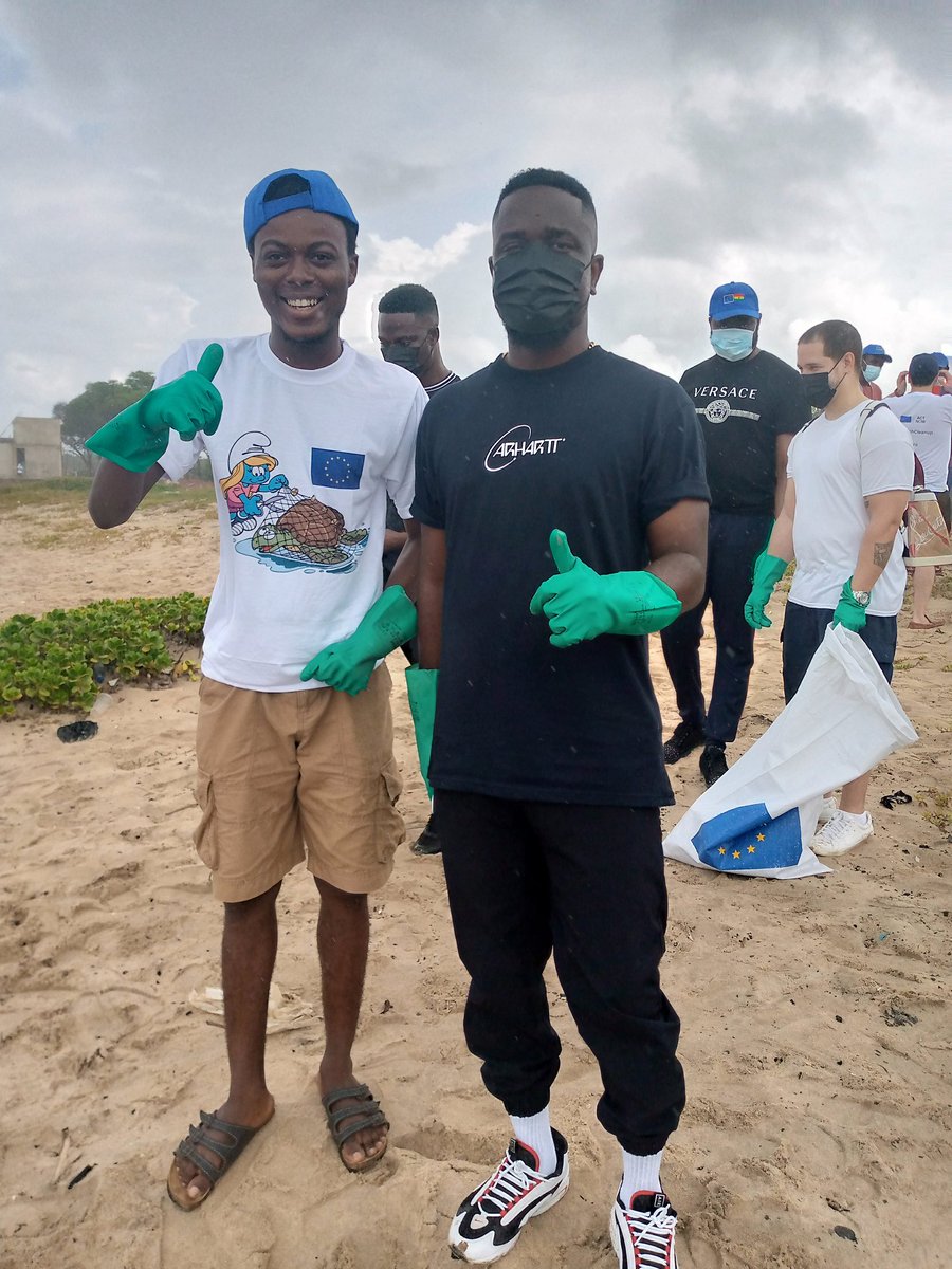 What a feeling heeeerh❤️😂😭 @sarkodie @EuropeInGhana  Clean up with our superstar #EUBeachCleanup
