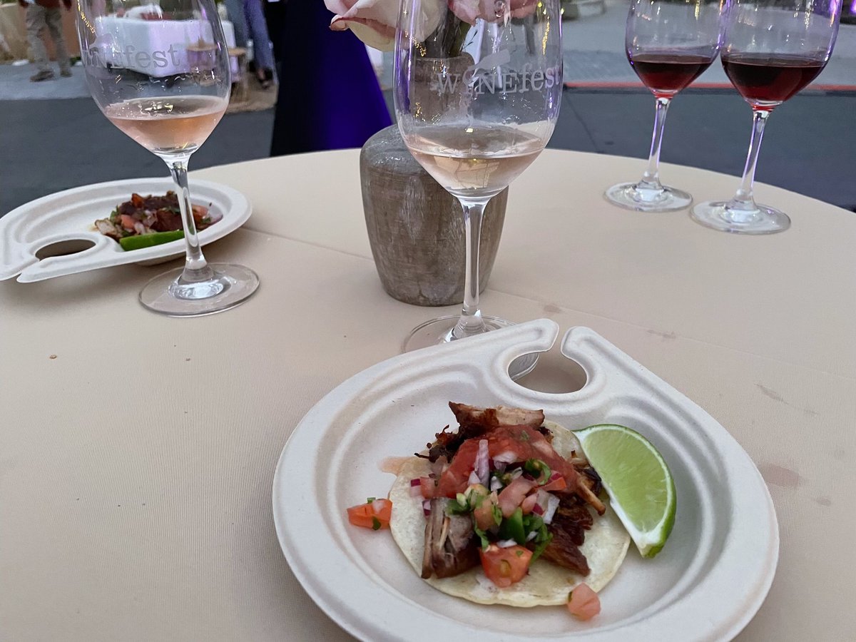 Thank you to everyone who came out to Pork + Pinot, plus all of the amazing chefs who participated! It was such a fun night. 
.
.
.
#winefestdsm