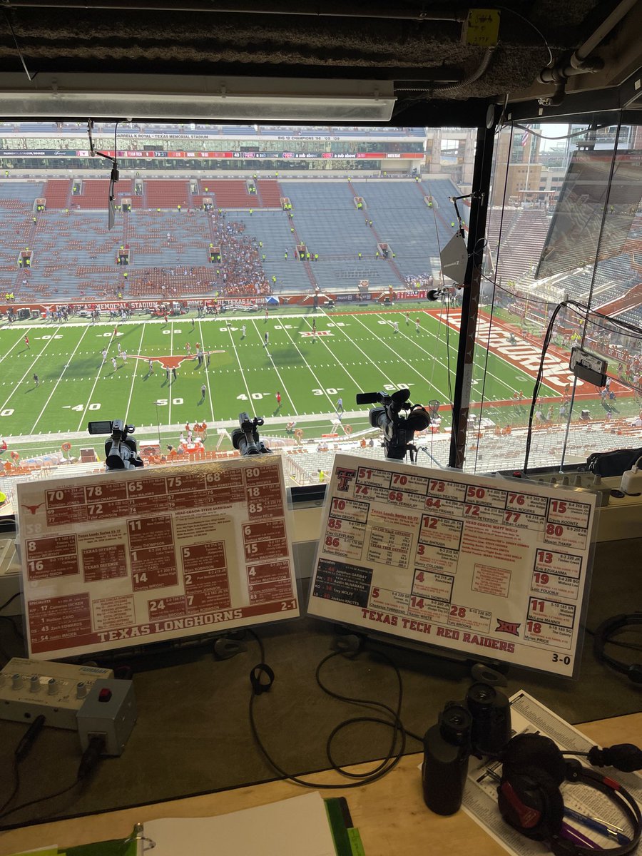 The crew is ready for a Saturday morning kickoff !  Texas vs. Texas Tech—10AM CT airtime; 11AM kickoff heard in Austin on ⁦@TheHornATX⁩ 104.9 FM &amp; AM-1260; statewide on the Longhorn Radio Network from Learfield; nationwide on Sirius 77/XM 99 and at texassports.com.