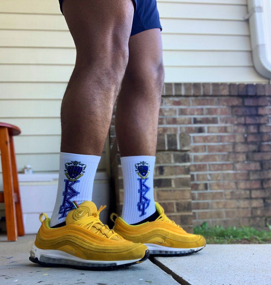 _LettemBeGreat's tweet photo. Pre-Workout feat @_BassTreble KKΨ Socks 🧦🔵⚪️🔱
.
@ASAPFunny @_BassTreble https://t.co/rTfymuW0wA