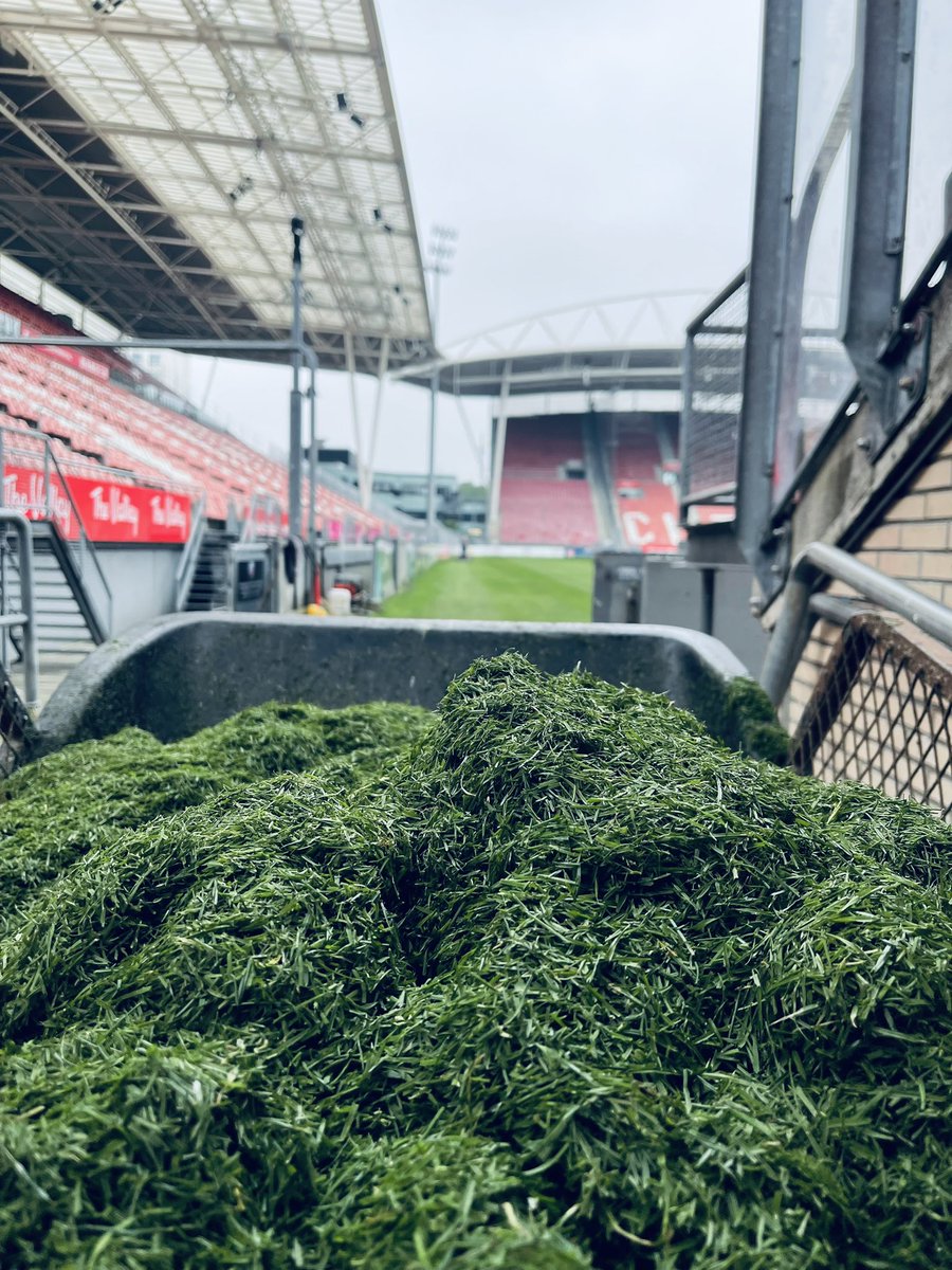 FC Utrecht (@fcutrecht) on Twitter photo ๐ Freshly cut!
En daar, in de verte: het gastenvak van <a href="/Galgenwaard030/">Stadion Galgenwaard</a>. Daar verwelkomen we vanavond 4๏ธโฃ0๏ธโฃ5๏ธโฃ supporters van <a href="/PECZwolle/">PEC Zwolle</a>. Goede reis en tot straks, Blauwvingers! โ๏ธ
#fcutrecht #utrpec ๐ Freshly cut!
En daar, in de verte: het gastenvak van <a href="/Galgenwaard030/">Stadion Galgenwaard</a>. Daar verwelkomen we vanavond 4๏ธโฃ0๏ธโฃ5๏ธโฃ supporters van <a href="/PECZwolle/">PEC Zwolle</a>. Goede reis en tot straks, Blauwvingers! โ๏ธ
#fcutrecht #utrpec