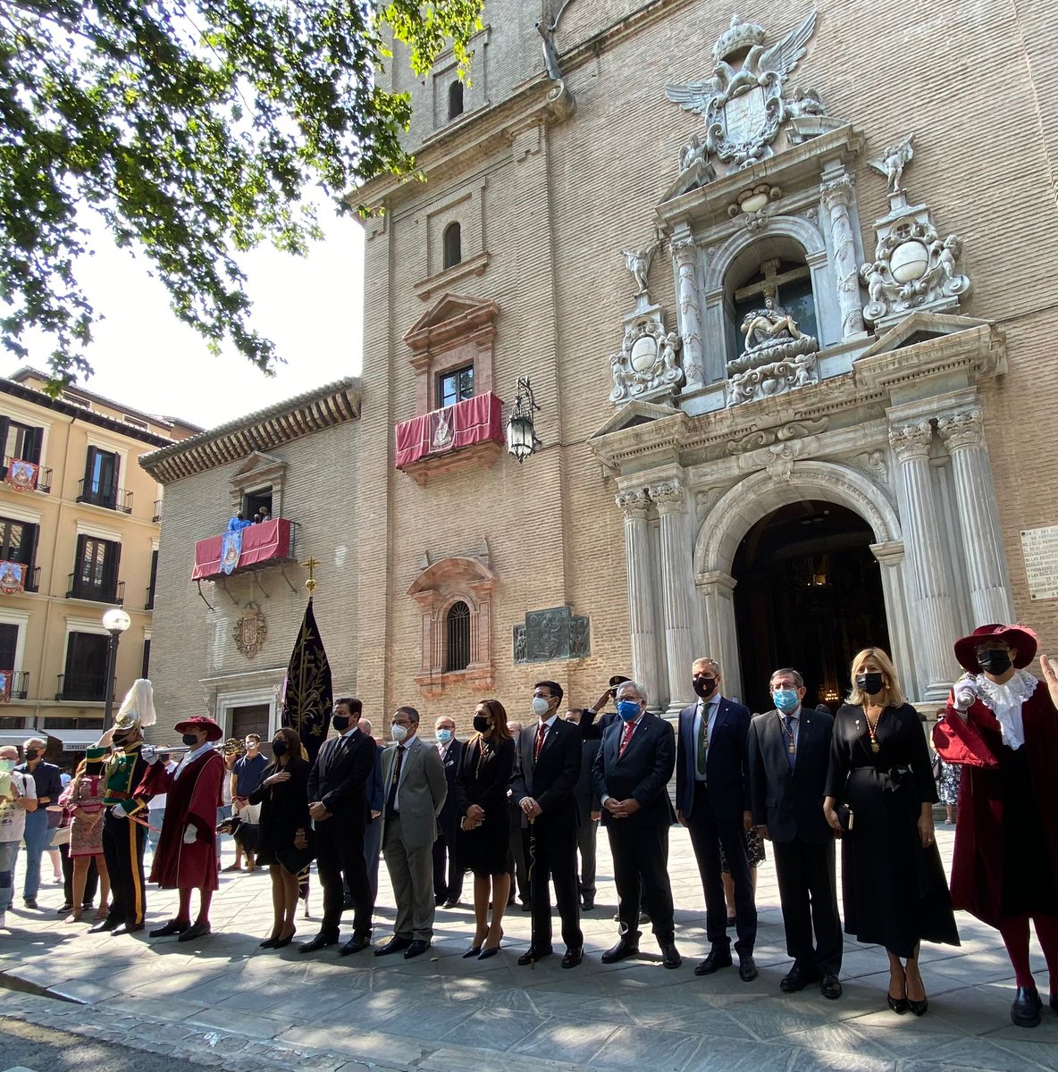 LuisGonzaGr's tweet photo. Un año más, los miembros de la Corporación Municipal del Ayuntamiento de Granada asistimos a los cultos en honor de la Patrona de Granada, la Virgen de las Angustias, cumpliendo así con la tradición, con toda la solemnidad y el respeto, pero también con humildad y devoción. https://t.co/3Yx2N582eh