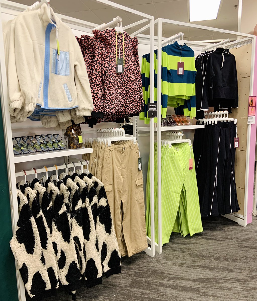 Kara Rainey (@kara_rainey_) on Twitter photo Finally! We’ve been so excited to set this for our Guests! These designers really hit the 🎯 with this one! 😜
Our VM <a href="/BattlesHallie/">Hallie Cotner</a> did an amazing job helping to prep and execute this set! 👏🏻
#target #targetstyle #fallfashion
<a href="/KacyTerry7/">Kacy Terry</a> <a href="/WillReddick7/">William Reddick</a> <a href="/KevinKaminski10/">Kevin Kaminski</a> Finally! We’ve been so excited to set this for our Guests! These designers really hit the 🎯 with this one! 😜
Our VM <a href="/BattlesHallie/">Hallie Cotner</a> did an amazing job helping to prep and execute this set! 👏🏻
#target #targetstyle #fallfashion
<a href="/KacyTerry7/">Kacy Terry</a> <a href="/WillReddick7/">William Reddick</a> <a href="/KevinKaminski10/">Kevin Kaminski</a>