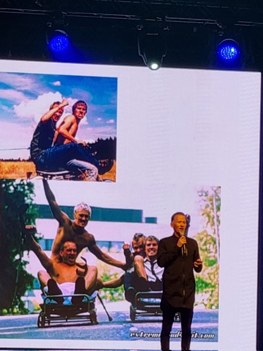 MalinenPetri's tweet photo. #vyp2021 Jarno Laasala; ”Kaikki alkoi pienestä unelmasta.” #duudsonit #rabbitfilms  #yrittäjät ⁦#yrittäjyys  @suomenyrittajat⁩ #yrittäjäpäivät https://t.co/ZGxBNtJ4lo https://t.co/cysWzYVnmU