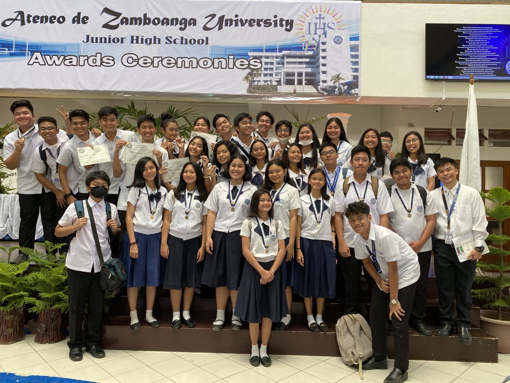 ignvikings's tweet photo. Throw(it)back to our last recognition in JHS! Also the day before this prolonged lockdown started 😖

#whenkayaulit #missinguall #forever41 https://t.co/nB2pDajDUb