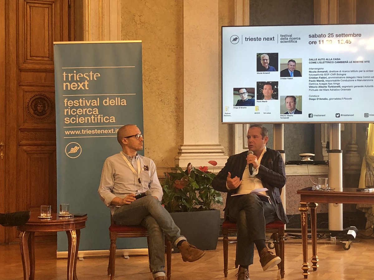 Come l’elettrico e la transizione energetica cambieranno le nostre vite, le nostre città, 🌆 i nostri porti ⚓️🚢? Ora a  <a href="/TriesteNext/">Trieste Next</a> un dibattito moderato da <a href="/_damelio_/">Diego D'Amelio</a> a cui partecipa anche il nostro segretario generale Vittorio Torbianelli. Platea ? Tutta giovane 🙂