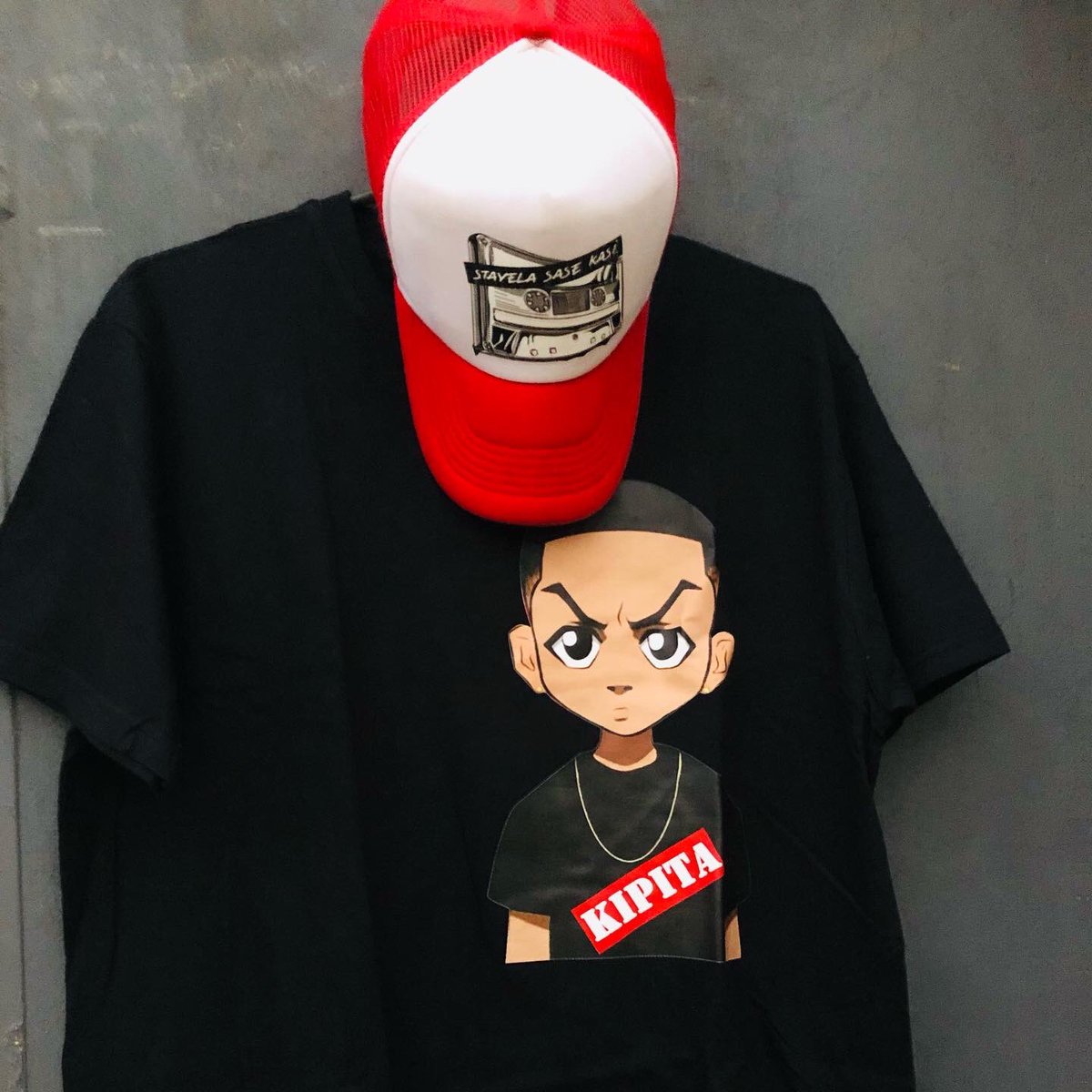 KIPITA_SA's tweet photo. KOMBOFONTEIN🔥
Be part of the the brand @kipita_sa 🥵

T-shirt  For only R249,99
Cap for only R149,99
Both for only R349,99

Nb: Delivery 🚚 fee excluded
074 208 9028 App/Call 📱 
#fashion #world #worldwide #blackownedbusiness #blackowned #bkackexcellence #streetstyle #streetwear https://t.co/5S8j3E9syz