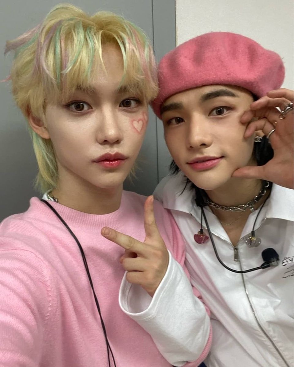 hyunjin pics tweet media