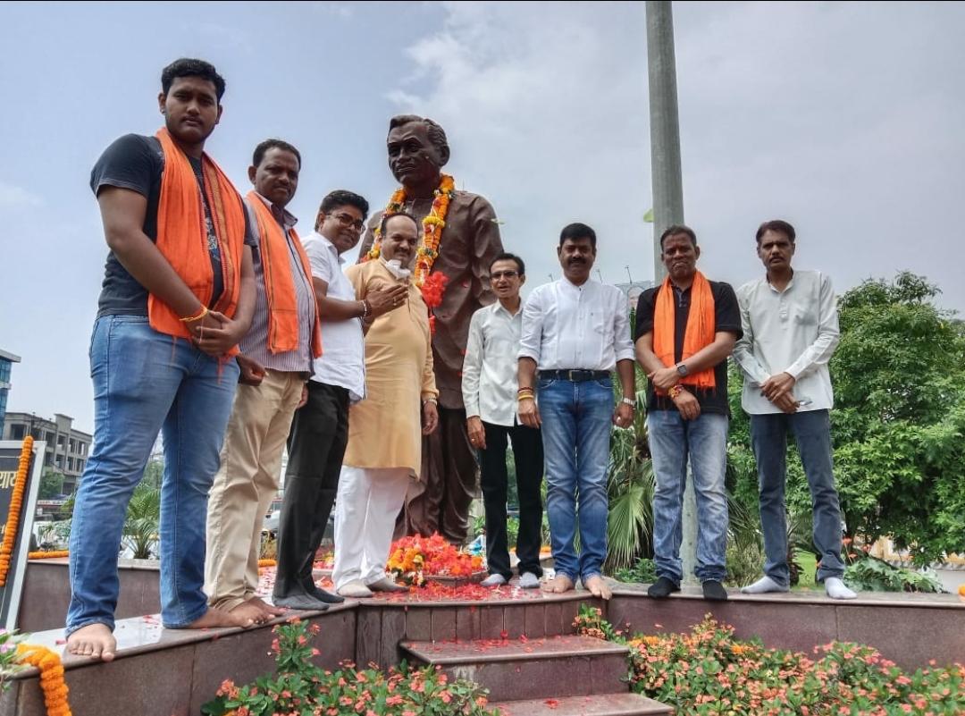 shambhuguptabjp's tweet photo. #deendayalupadhay
जनसंघ के प्रथम राष्ट्रीय महामंत्री एवं संस्थापक एकात्म मानववाद के प्रणेता प्रखर वक्ता अंत्योदय एवं सांस्कृतिक राष्ट्रवाद के चिंतक पंडित दीनदयाल उपाध्याय जी की जयंती पर शत शत नमन। https://t.co/ZbRIFRCWll