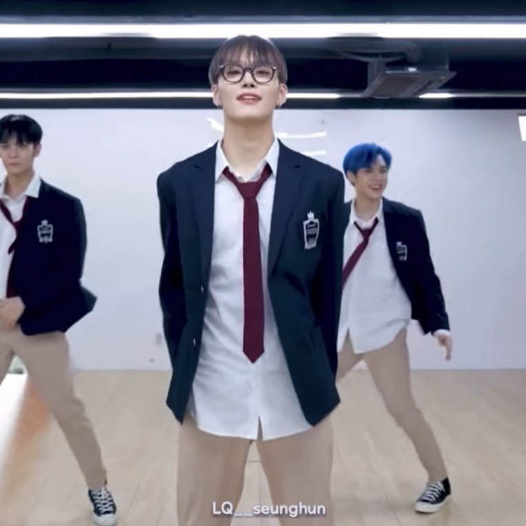 일진                                               범생이

#CIX #승훈 #김승훈