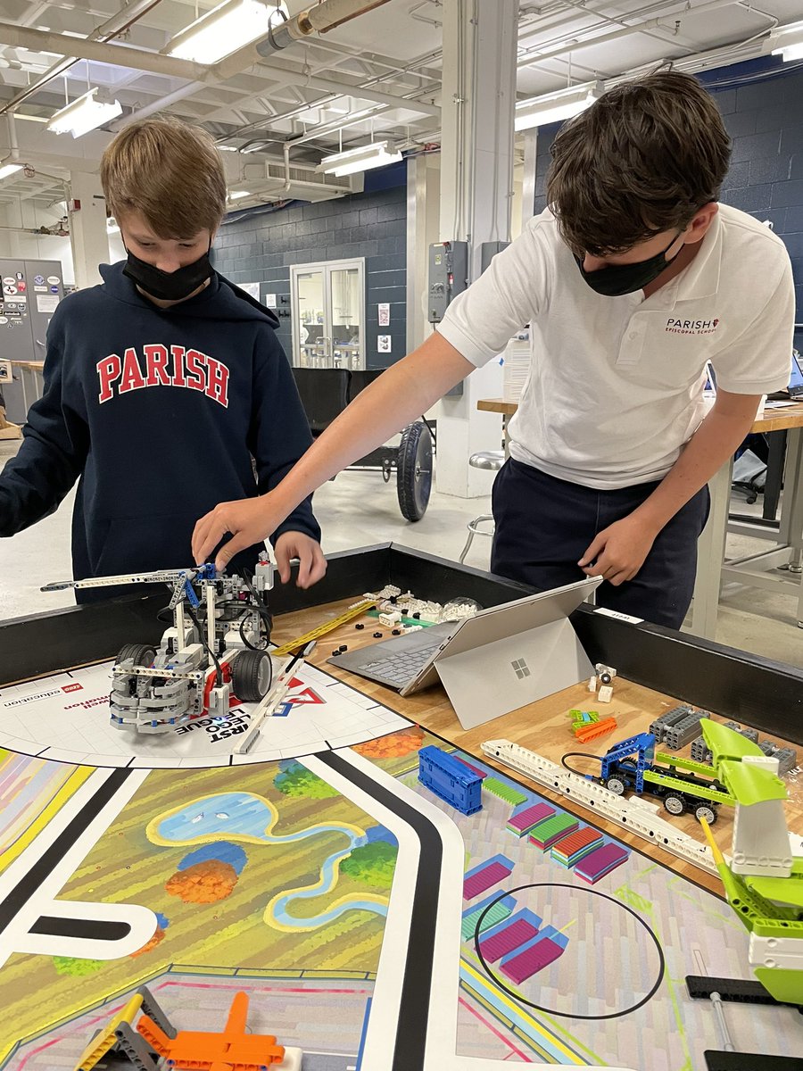 MegWilliams_Edu's tweet photo. Started to hear the cheers of success in the Design Den with 7/8 @firstlegoleague robotics! #parishstem #parishmsmagic @FIRSTweets @parishepiscopal @ParishStem https://t.co/g1NLjuTYoq