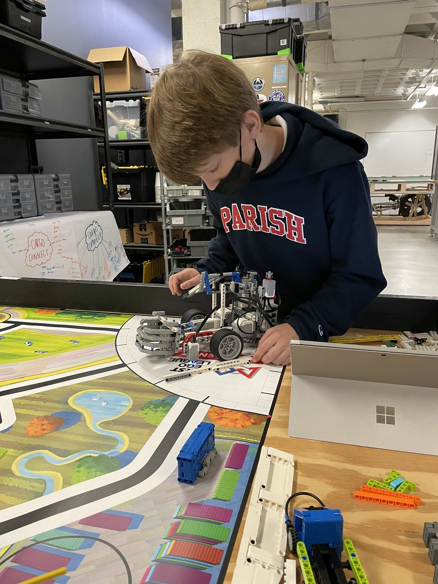 MegWilliams_Edu's tweet photo. Started to hear the cheers of success in the Design Den with 7/8 @firstlegoleague robotics! #parishstem #parishmsmagic @FIRSTweets @parishepiscopal @ParishStem https://t.co/g1NLjuTYoq