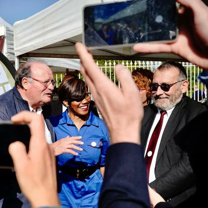 1ElisaMoreno's tweet photo. 🇨🇵 | Avec @JoelGiraud05 au congrès des @Maires_Ruraux.

Nous allons consacrer 1 million d'euros en faveur des femmes dans la #ruralité : lutte contre les violences, accès aux droits, émancipation économique.

La Grande cause du quinquennat, c'est partout dans nos territoires. https://t.co/eNSJV2v8C1