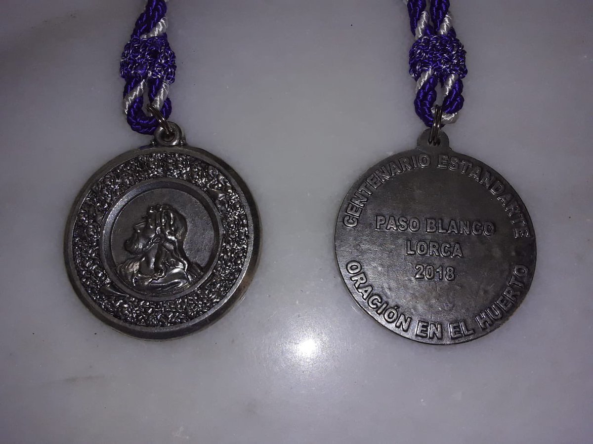 Recuerda que en nuestra tienda puedes adquirir el libro “Centenario de la Oración en el Huerto” imprescindible para conocer esta magnífica obra de nuestra Colección. Y con motivo de su centenario llévate las medallas conmemorativas de esta ilustre efeméride.