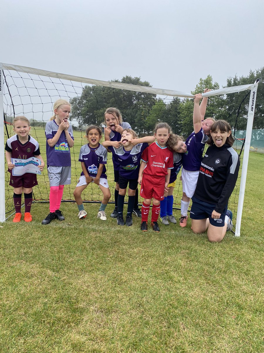 LbbfcW's tweet photo. Less sunny but still a FUN session this morning! Well done to our players of the week 🙌🏻⚽️ https://t.co/Y8sP3a8iZ5