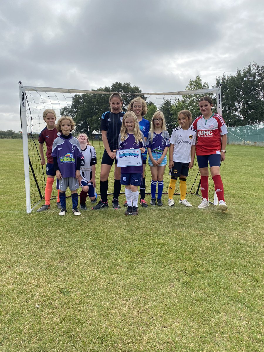 LbbfcW's tweet photo. Less sunny but still a FUN session this morning! Well done to our players of the week 🙌🏻⚽️ https://t.co/Y8sP3a8iZ5