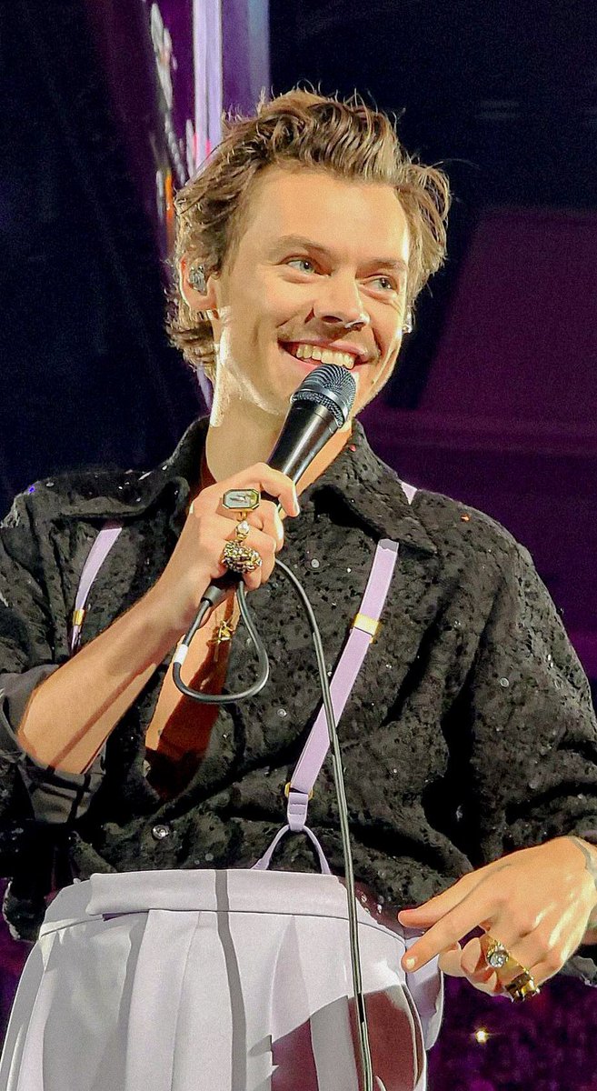 bfhstyles's tweet photo. your smile warms my heart https://t.co/gjQti6X50A
