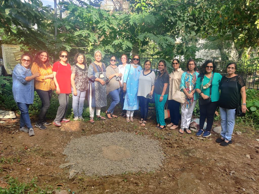 nidhic74's tweet image. #womenforenvironment
#Bksforenvironment

Nature is God’s most beautiful creation, &amp;amp; thanks to @Iamrahulkanal for always working towards its protection. On his birthday, the women of @BKScitizengroup  have come together for a plantation drive and percolation pit to save water.
