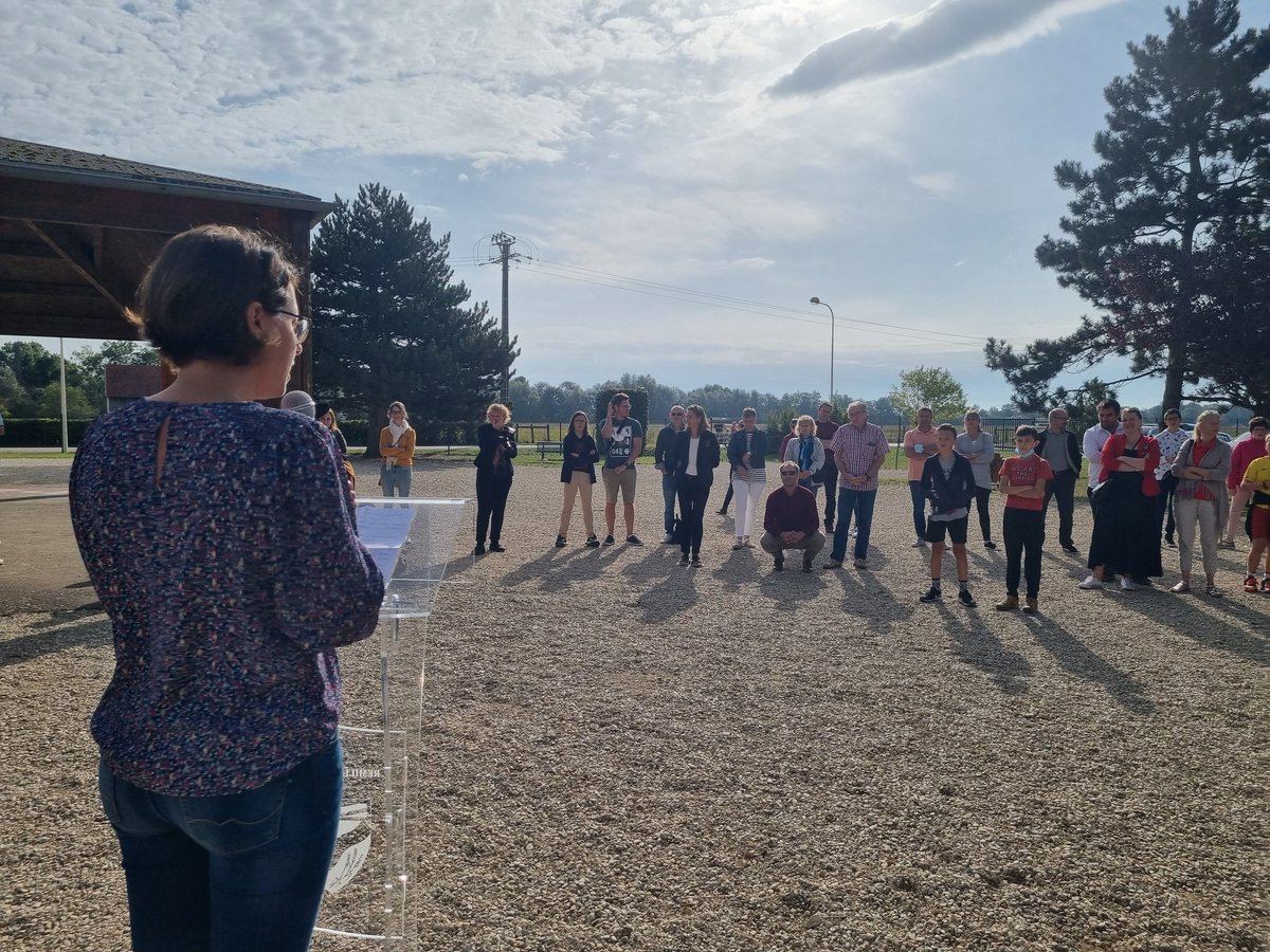 ac_loisier's tweet photo. #Remilly @CD_CotedOr nveaux équipements #périscolaires #sportifs conçus pr & avec jeunes de la commune, impliqués de la conception à la réalisation
1 formidable ex de participation collective + créativité
1 nvelle façon de concevoir les investissts publics👍👏 @LudovicRochette https://t.co/x443FfxZix