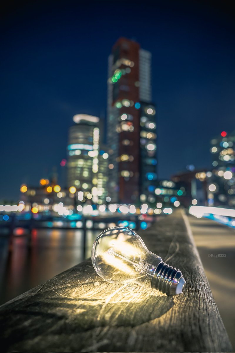 RayB333's tweet image. ...ik heb een idee!😉
#rotterdam #Nederland #streetphotography #cityscape #architecture #nightphotography #bokeh #PhotoshopEditing #Urban