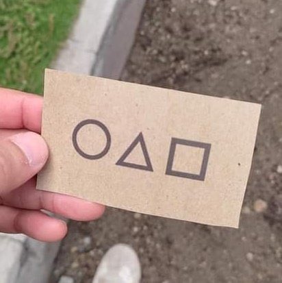 eliasskii's tweet photo. y’a un manager de chez PlayStation qui m’a donner leur carte j’ai appeler je commence lundi je suis juste RE-FAIT https://t.co/j6n85wyQpA