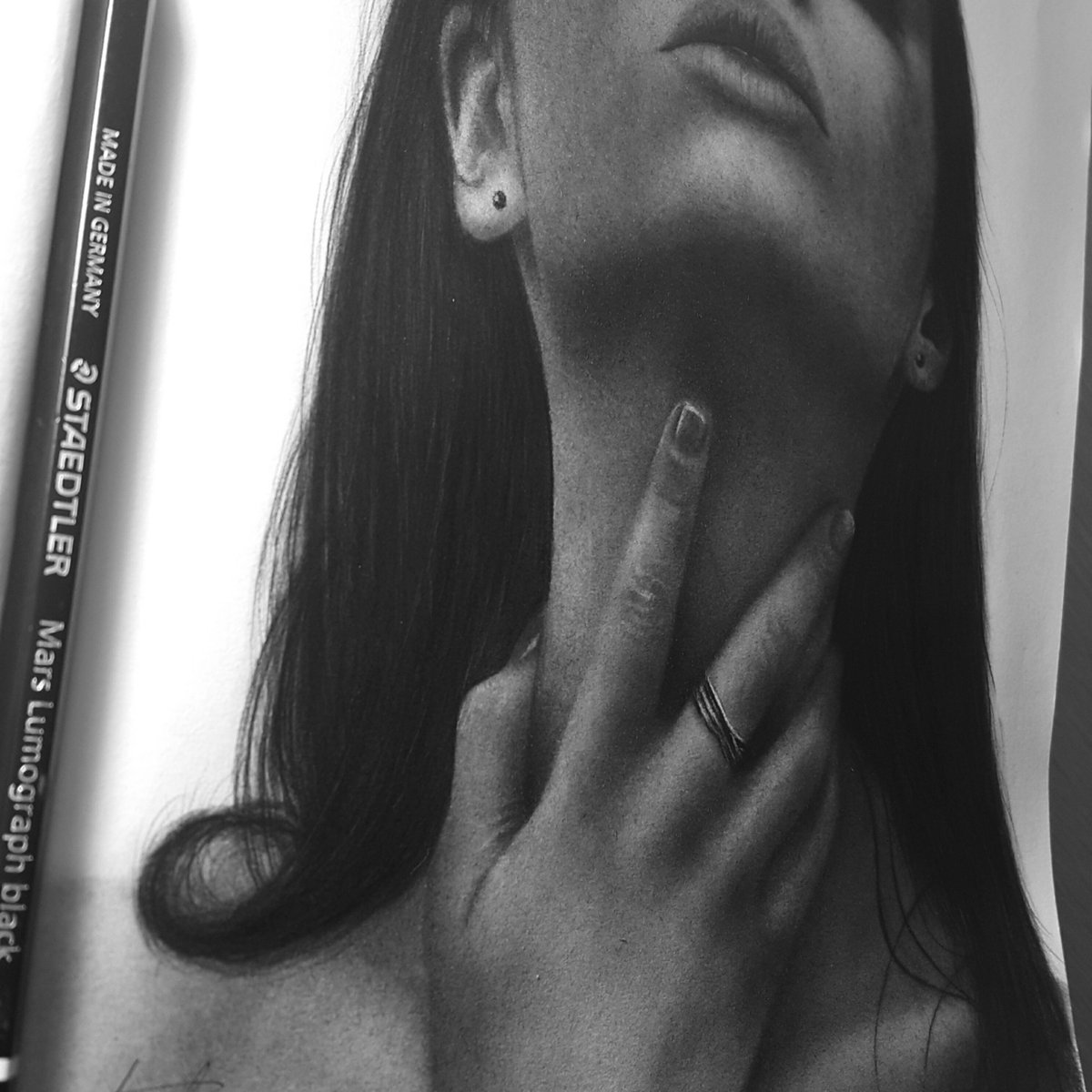 فَرْطُ السّكوتِ على فَرطِ الأذى سَقَمُ
 قد يسكتُ الجرحُ لكن يَنطقُ الألمُ