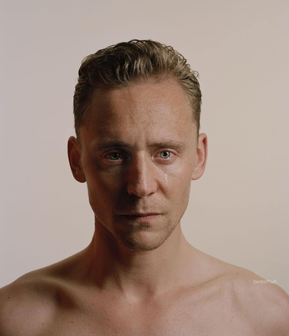 TomHiddIe's tweet image. Salutations. The name is Tom Hiddleston and I'm currently seeking for more people to fill my dull timeline. Everyone is welcomed, especially fellow western mates. A retweet to spread the news will be much appreciated. Thank you.