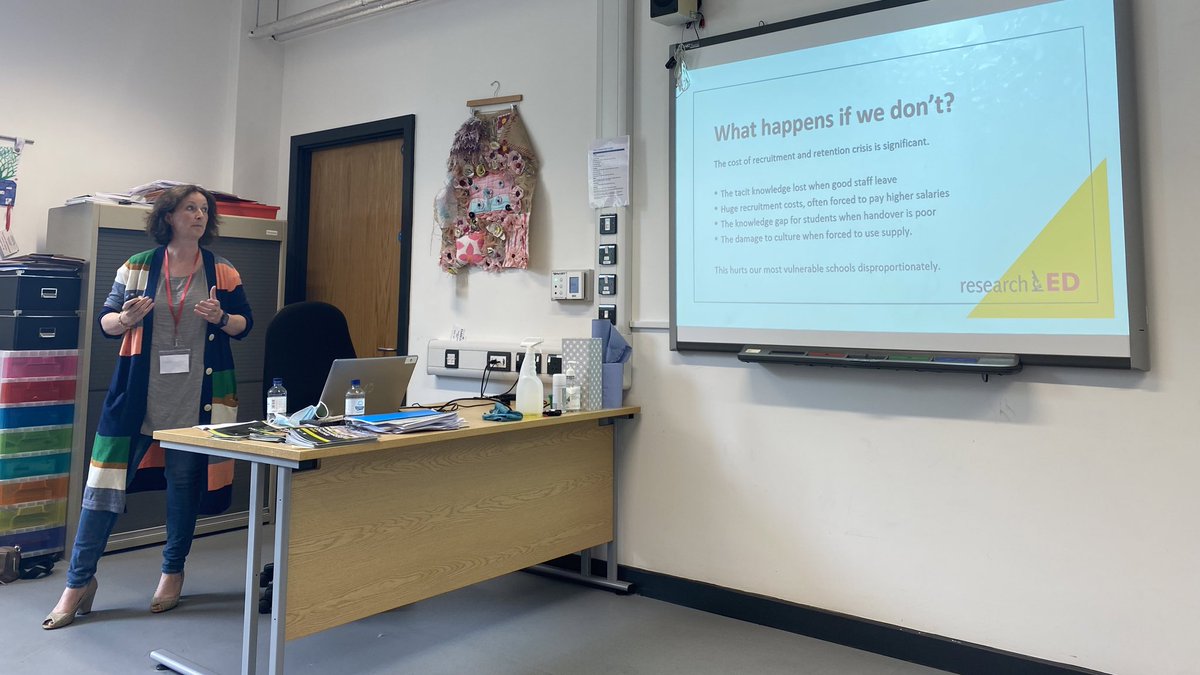 researchEDNotts's tweet photo. “This is what happens if we don’t value our teachers”
@educurious2015 talking about the importance of looking after our teachers
#rED21 @DRETnews https://t.co/dykEJwEh5I